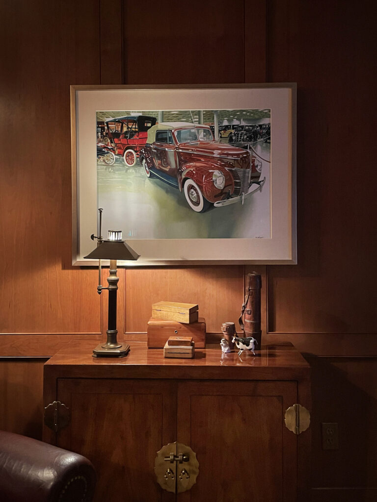 chest with lamp antique car